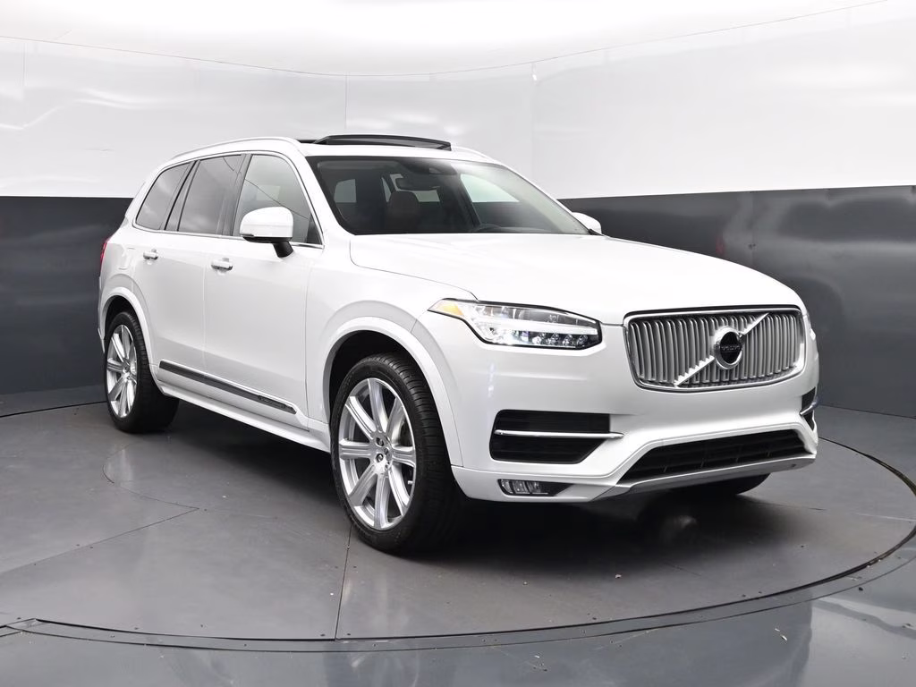 2019 Crystal White Pearl Volvo XC90 T6 Inscription AWD SUV