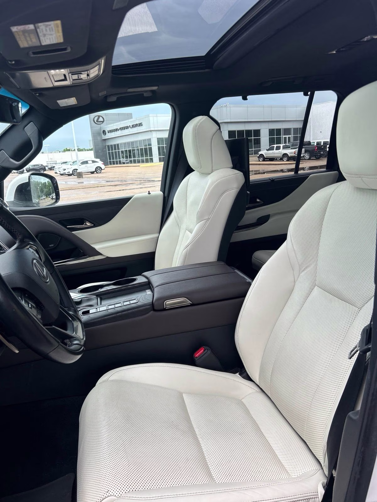 2022 White Pearl Lexus LX 600 Luxury 4X4 SUV