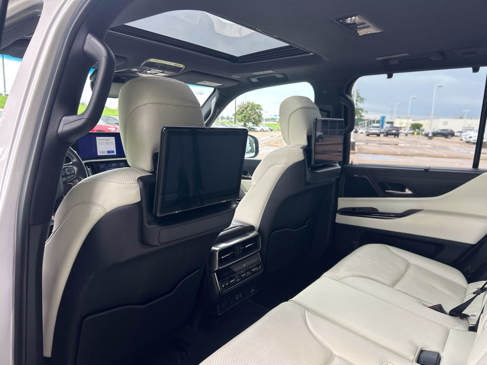 2022 White Pearl Lexus LX 600 Luxury 4X4 SUV