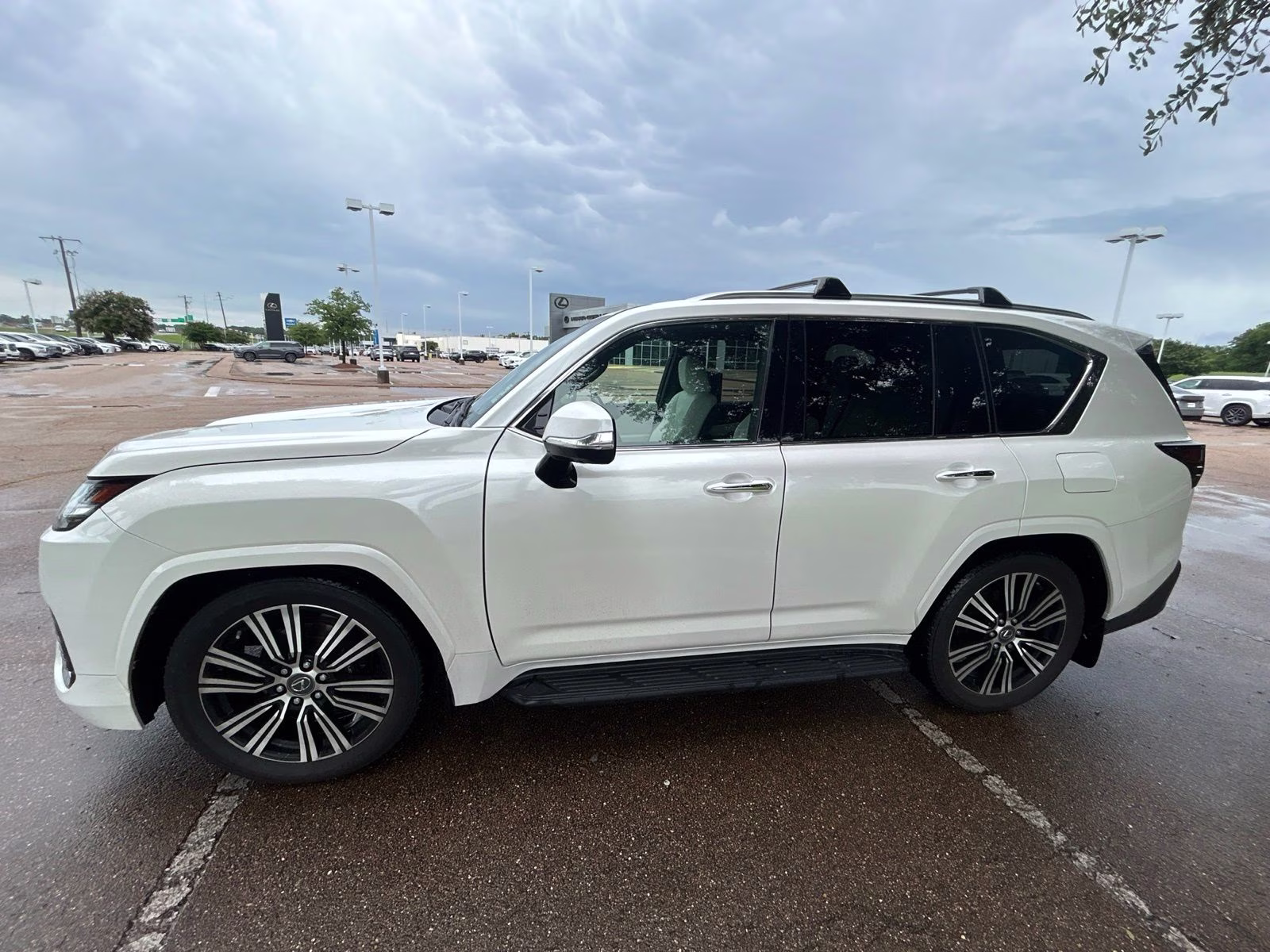 2022 White Pearl Lexus LX 600 Luxury 4X4 SUV