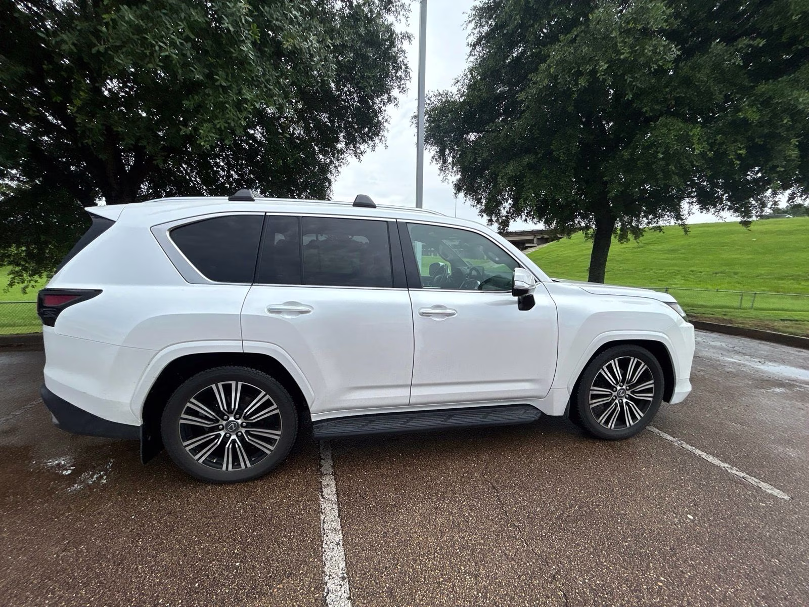2022 White Pearl Lexus LX 600 Luxury 4X4 SUV