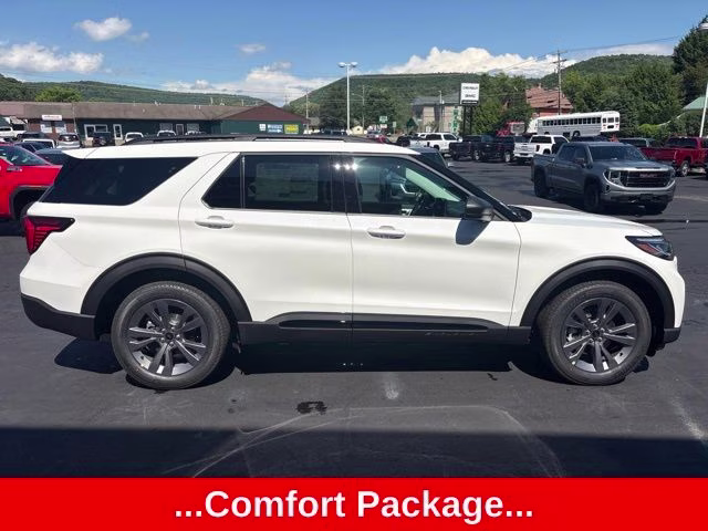 2026 White Metallic Ford Explorer Active 4X4 SUV