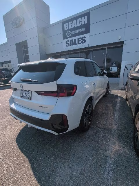 2024 Mineral White Metallic BMW X1 xDrive28i AWD SUV