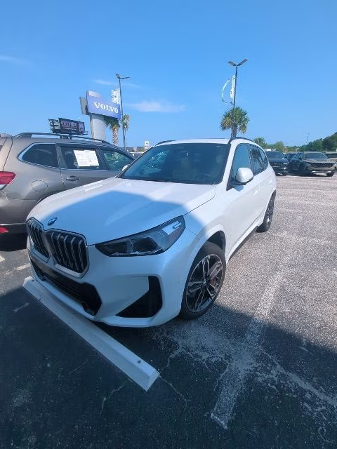 2024 Mineral White Metallic BMW X1 xDrive28i AWD SUV