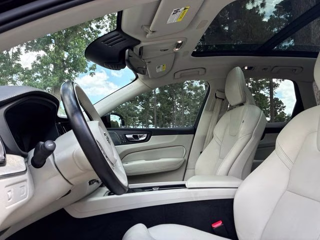 2019 Onyx Black Metallic Volvo XC60 T6 Inscription AWD SUV