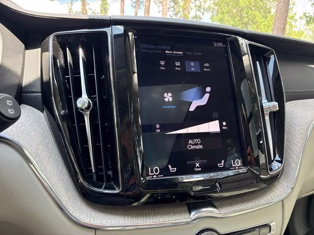 2019 Onyx Black Metallic Volvo XC60 T6 Inscription AWD SUV
