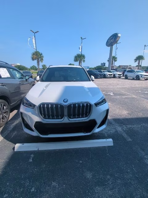 2024 Mineral White Metallic BMW X1 xDrive28i AWD SUV