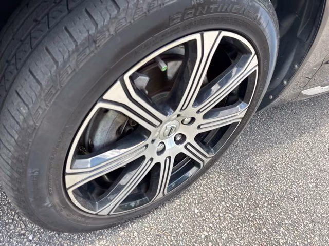 2019 Onyx Black Metallic Volvo XC60 T6 Inscription AWD SUV