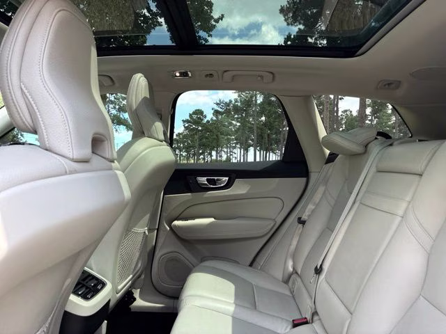 2019 Onyx Black Metallic Volvo XC60 T6 Inscription AWD SUV