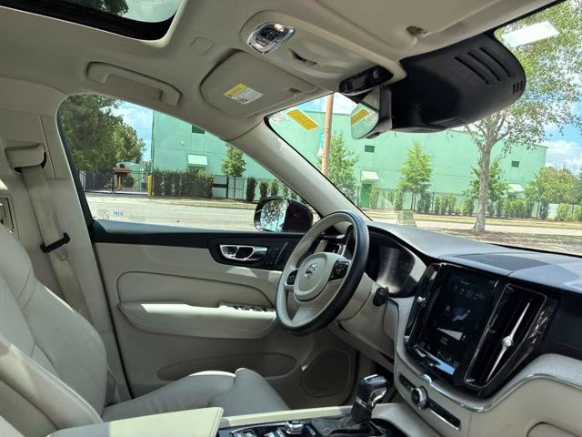 2019 Onyx Black Metallic Volvo XC60 T6 Inscription AWD SUV