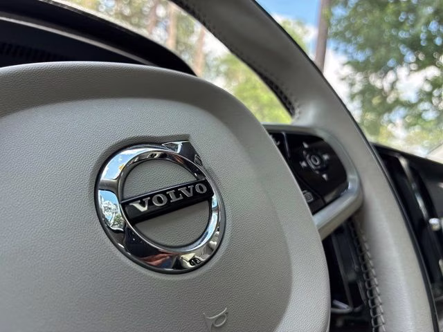 2019 Onyx Black Metallic Volvo XC60 T6 Inscription AWD SUV