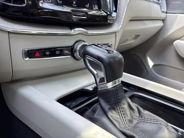 2019 Onyx Black Metallic Volvo XC60 T6 Inscription AWD SUV