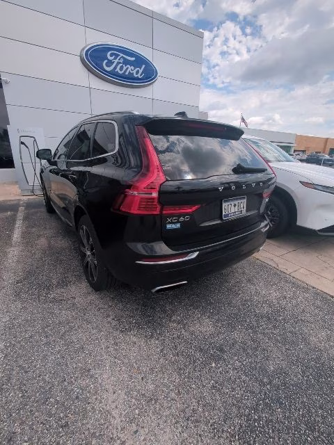 2019 Onyx Black Metallic Volvo XC60 T6 Inscription AWD SUV