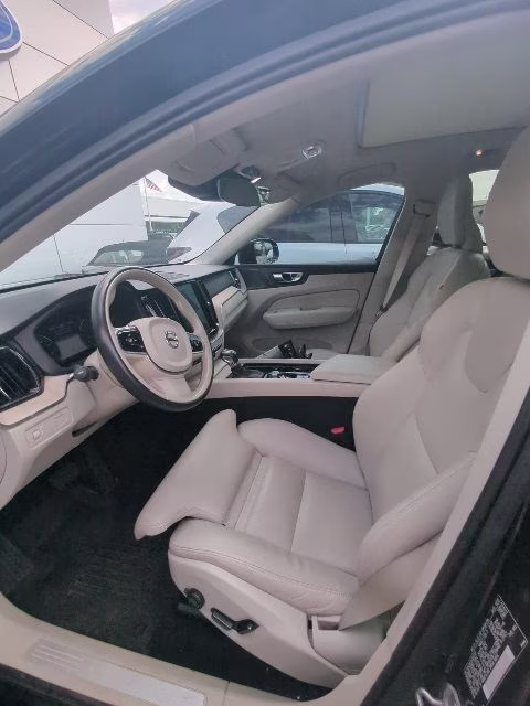 2019 Onyx Black Metallic Volvo XC60 T6 Inscription AWD SUV