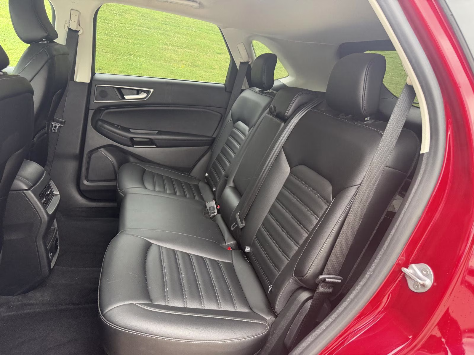 2022 Rapid Red Metallic Tinted Clearcoat Ford Edge SEL AWD Crossover