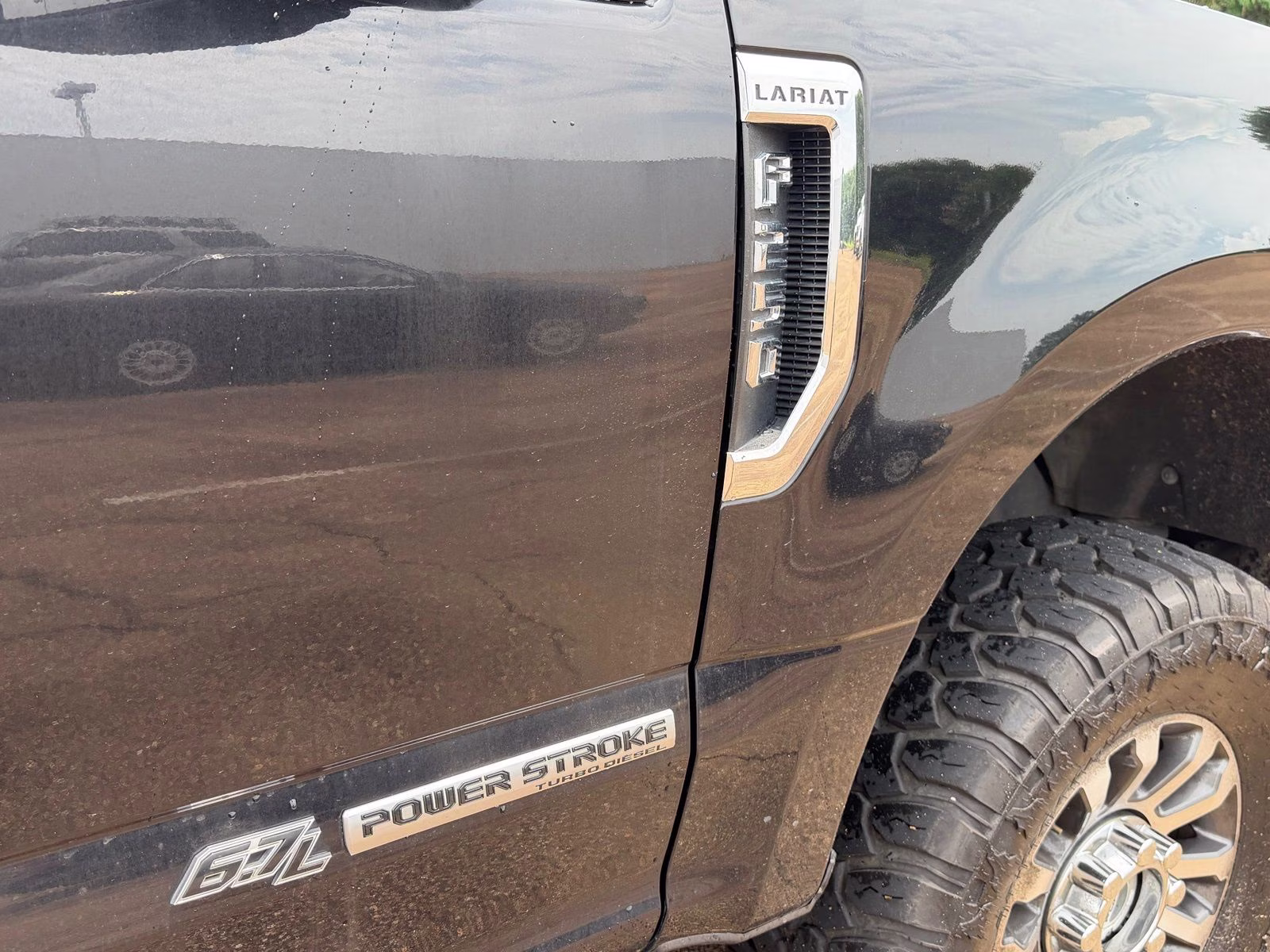 2019 Black Metallic Ford Super Duty F-250 SRW Lariat 4X4 Truck