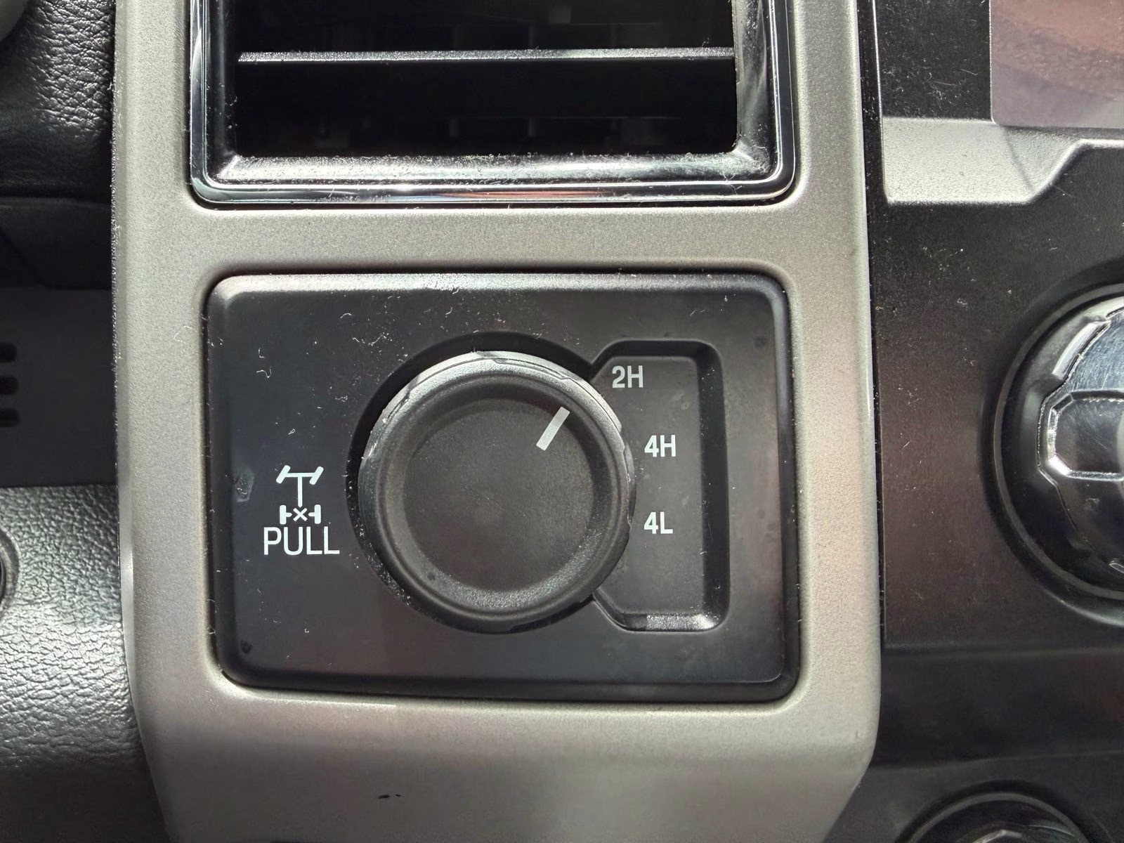 2019 Black Metallic Ford Super Duty F-250 SRW Lariat 4X4 Truck