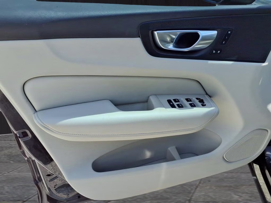 2023 BLACK STONE Volvo XC60 Core FWD SUV