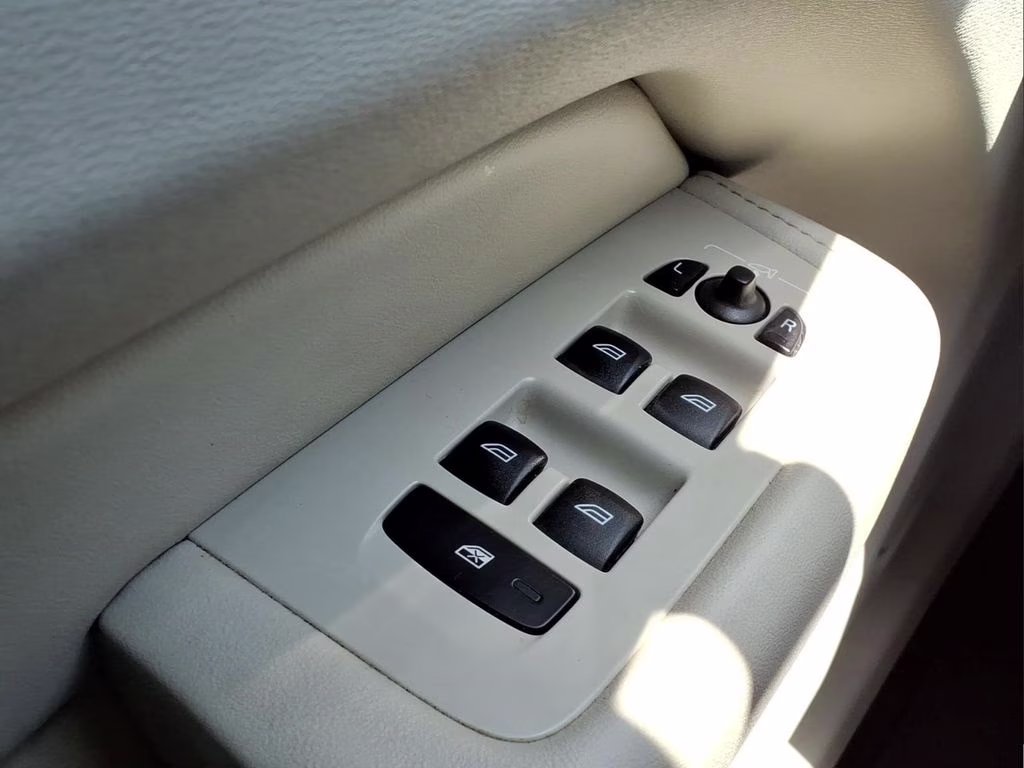 2023 BLACK STONE Volvo XC60 Core FWD SUV