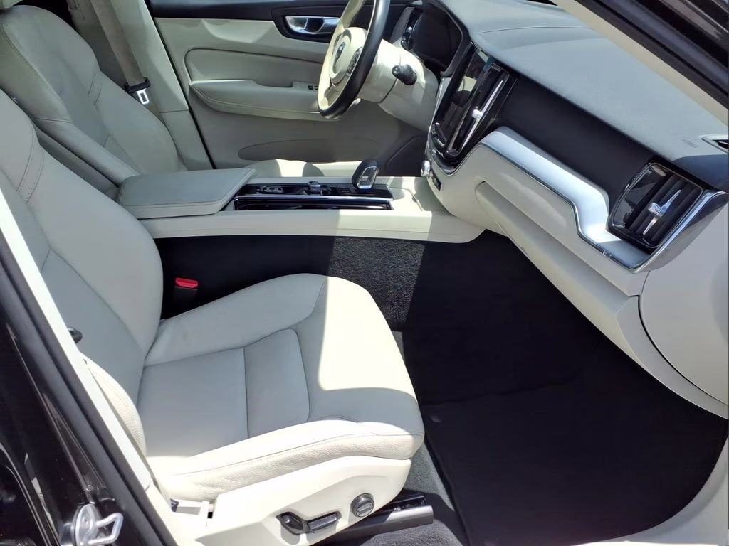 2023 BLACK STONE Volvo XC60 Core FWD SUV