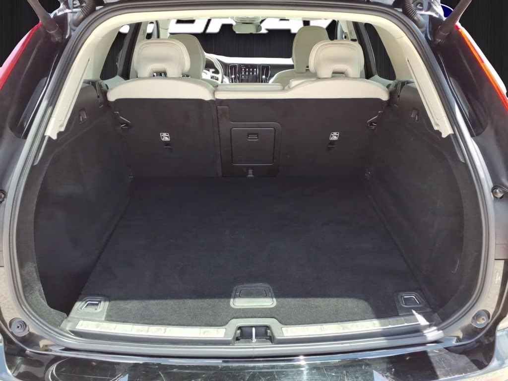 2023 BLACK STONE Volvo XC60 Core FWD SUV