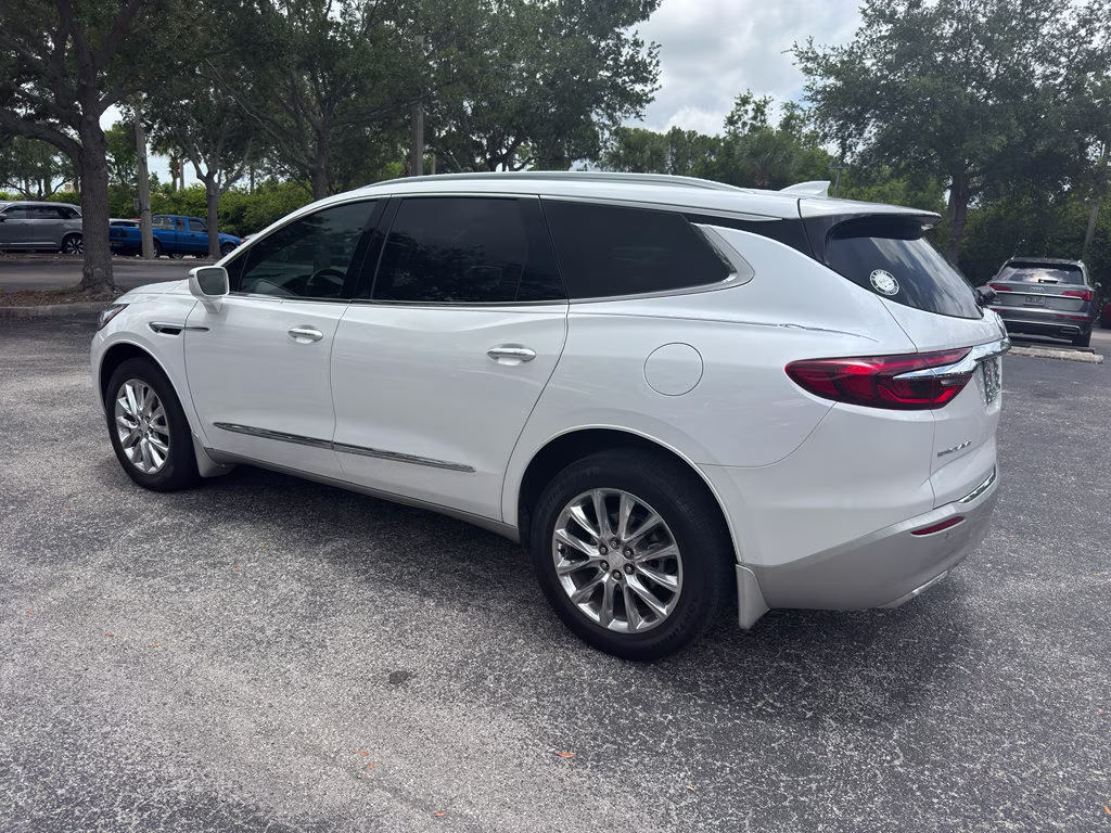 2020 White Frost Tricoat Buick Enclave Essence FWD SUV