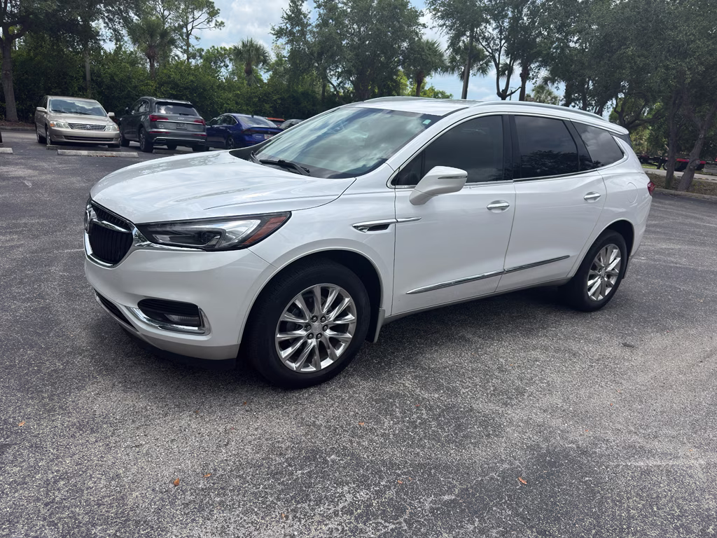 2020 White Frost Tricoat Buick Enclave Essence FWD SUV