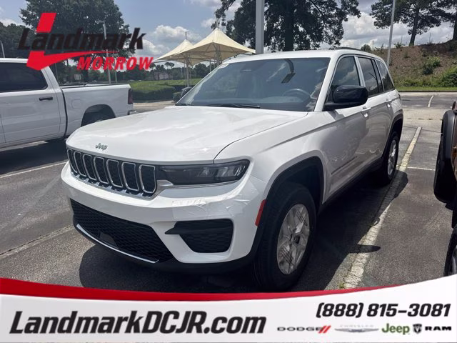 2026 Bright White Clearcoat Jeep Grand Cherokee Laredo RWD SUV