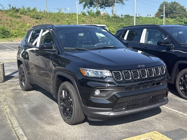 2026 Diamond Black Crystal Pearlcoat Jeep Compass Latitude Altitude 4X4 SUV