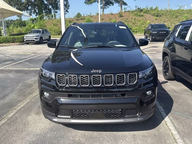 2026 Diamond Black Crystal Pearlcoat Jeep Compass Latitude Altitude 4X4 SUV