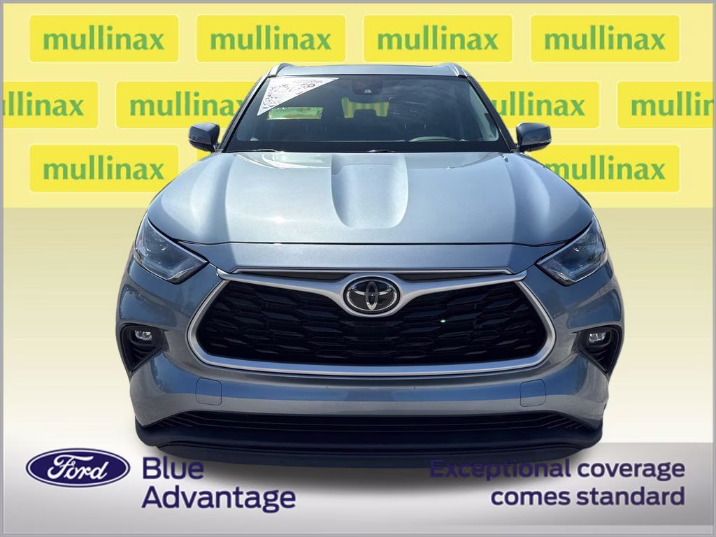 2021 Moon Dust Toyota Highlander XLE FWD SUV