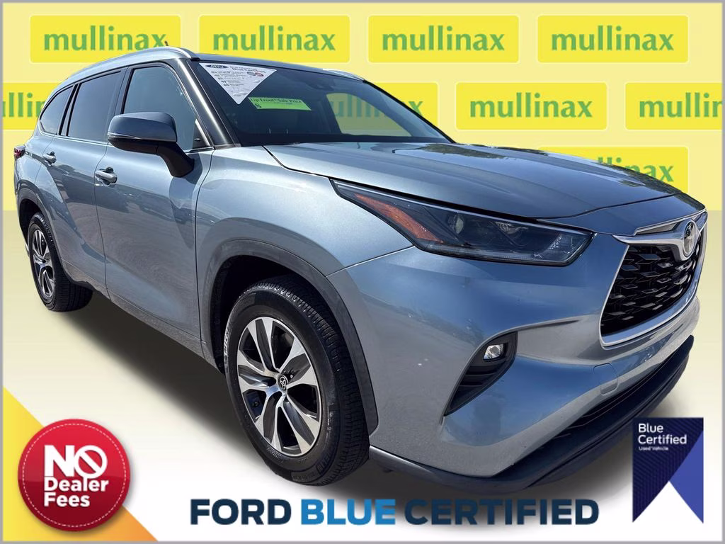 2021 Moon Dust Toyota Highlander XLE FWD SUV