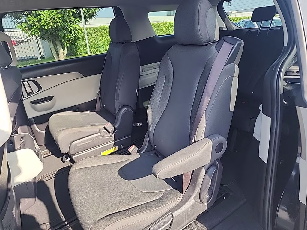 2022 Aurora Black Kia Carnival LX FWD Van
