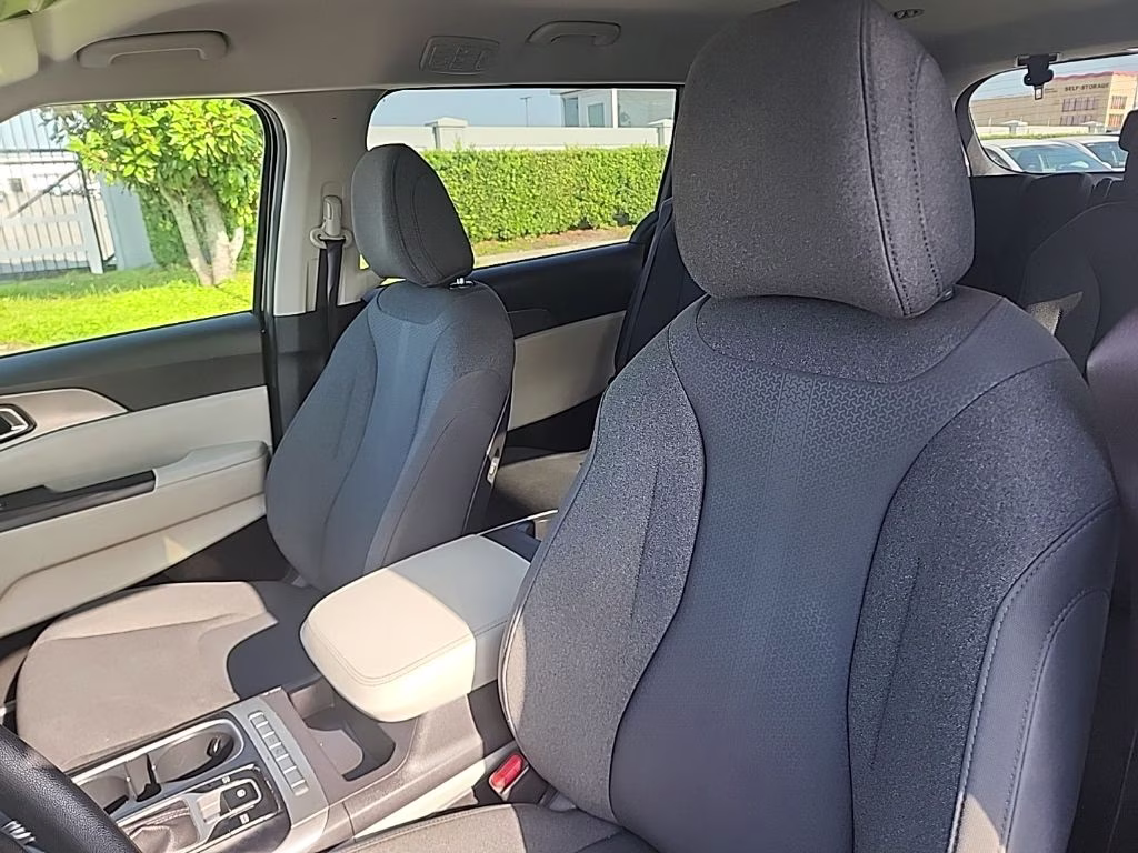 2022 Aurora Black Kia Carnival LX FWD Van