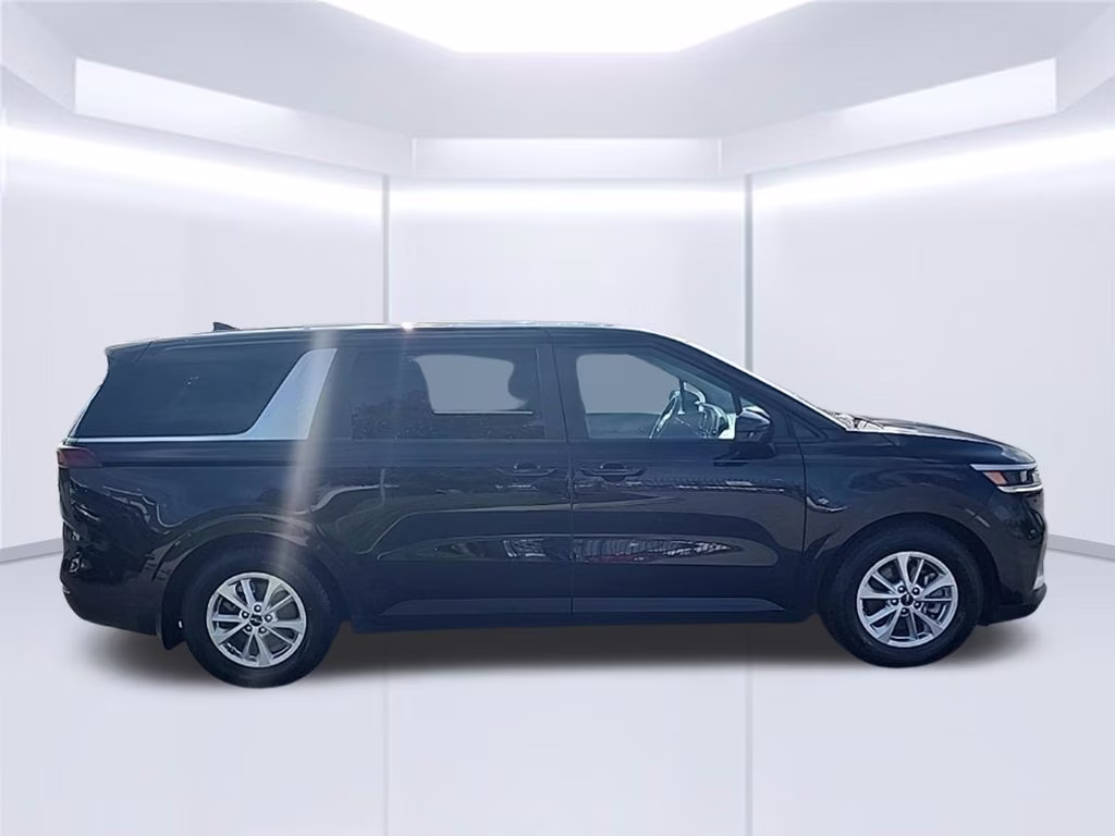 2022 Aurora Black Kia Carnival LX FWD Van