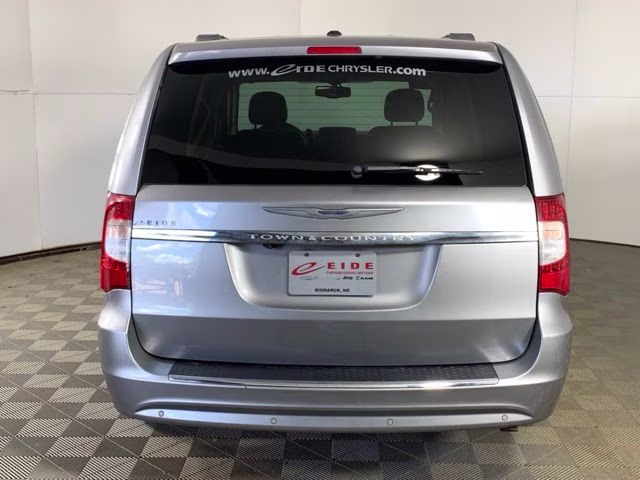 2015 Billet Silver Metallic Clearcoat Chrysler Town & Country Touring-L FWD Van