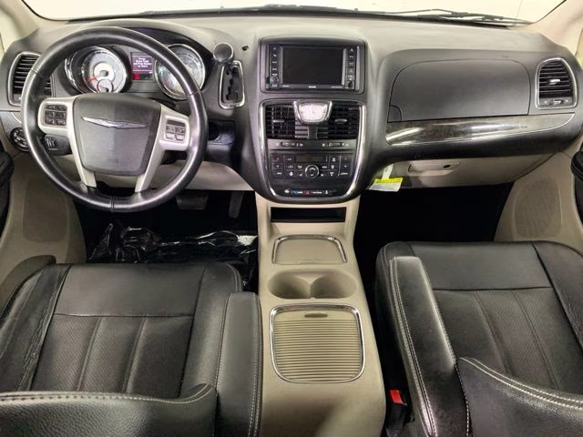 2015 Billet Silver Metallic Clearcoat Chrysler Town & Country Touring-L FWD Van