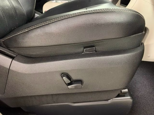 2015 Billet Silver Metallic Clearcoat Chrysler Town & Country Touring-L FWD Van