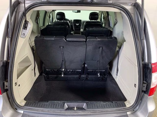 2015 Billet Silver Metallic Clearcoat Chrysler Town & Country Touring-L FWD Van