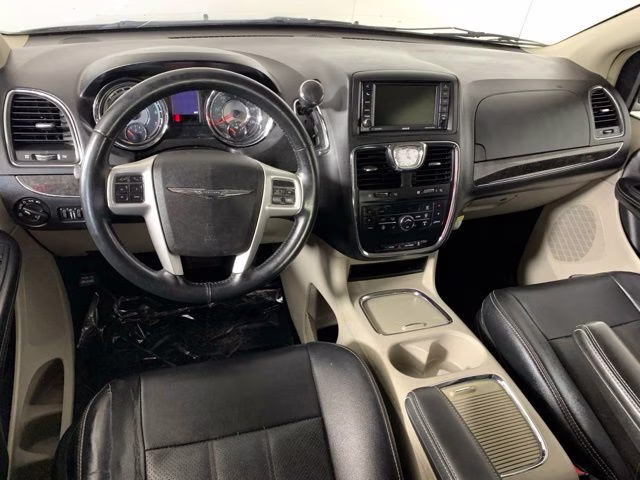 2015 Billet Silver Metallic Clearcoat Chrysler Town & Country Touring-L FWD Van