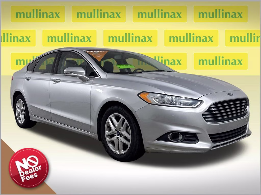 2016 Ingot Silver Ford Fusion SE FWD Sedan