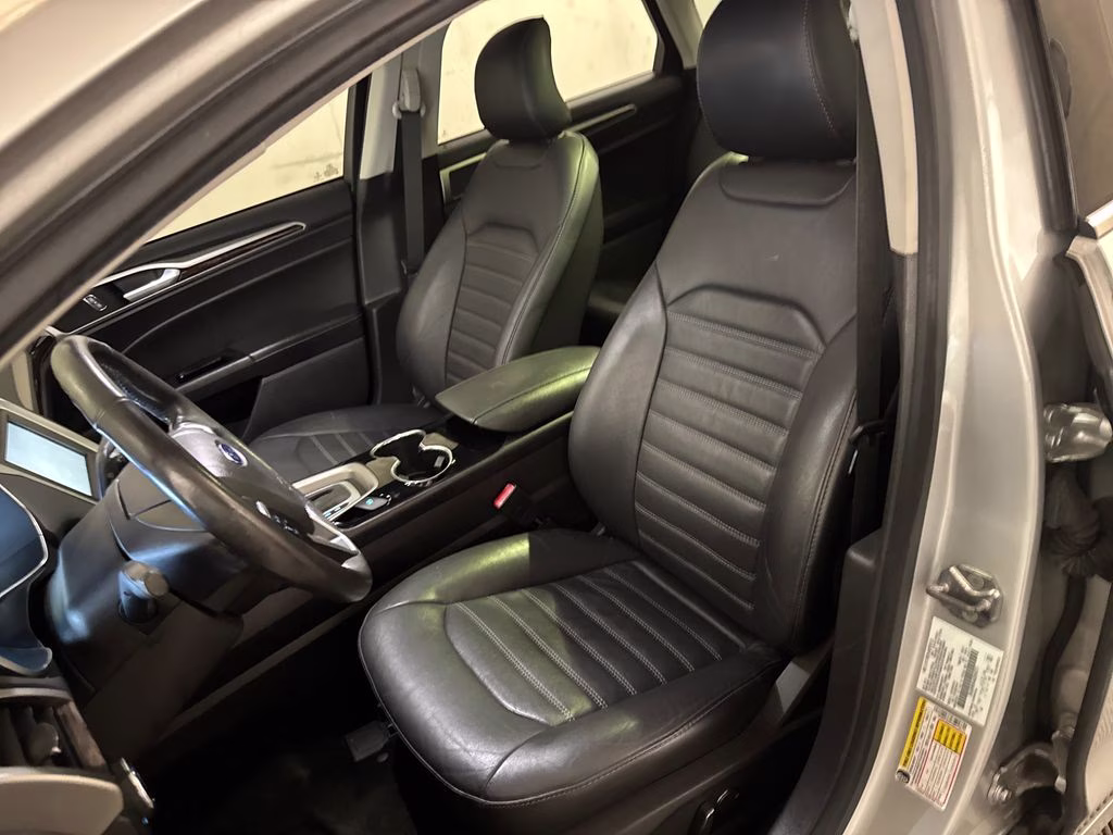 2016 Ingot Silver Ford Fusion SE FWD Sedan