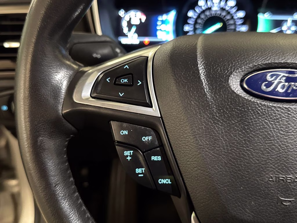 2016 Ingot Silver Ford Fusion SE FWD Sedan