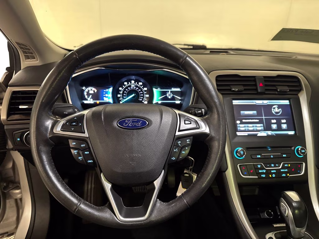 2016 Ingot Silver Ford Fusion SE FWD Sedan
