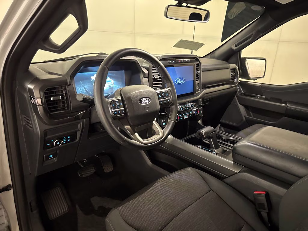 2024 Avalanche Ford F-150 XLT RWD Truck