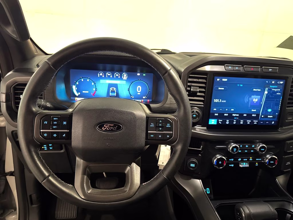 2024 Avalanche Ford F-150 XLT RWD Truck