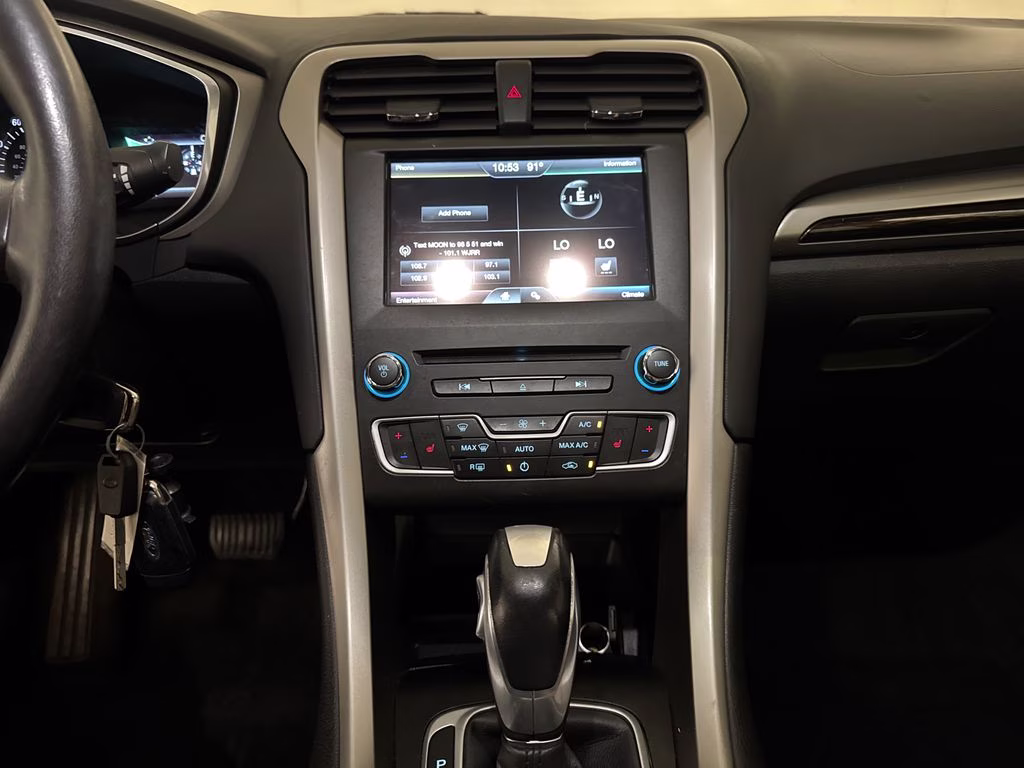 2016 Ingot Silver Ford Fusion SE FWD Sedan