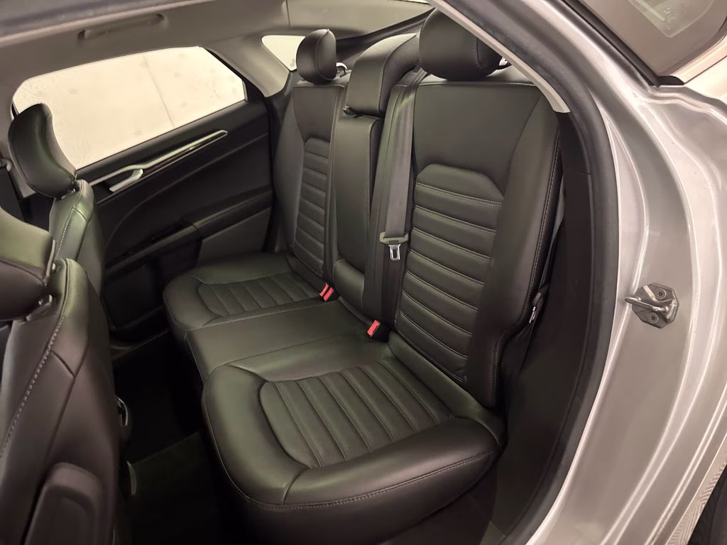 2016 Ingot Silver Ford Fusion SE FWD Sedan