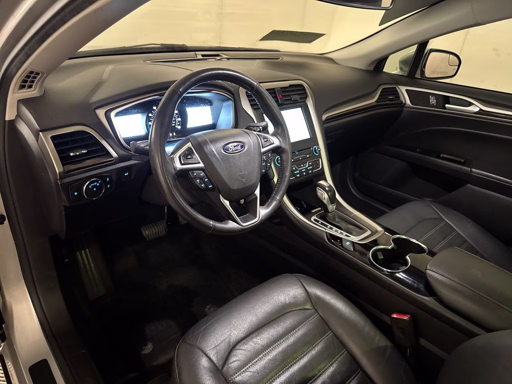 2016 Ingot Silver Ford Fusion SE FWD Sedan