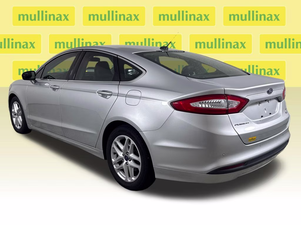2016 Ingot Silver Ford Fusion SE FWD Sedan